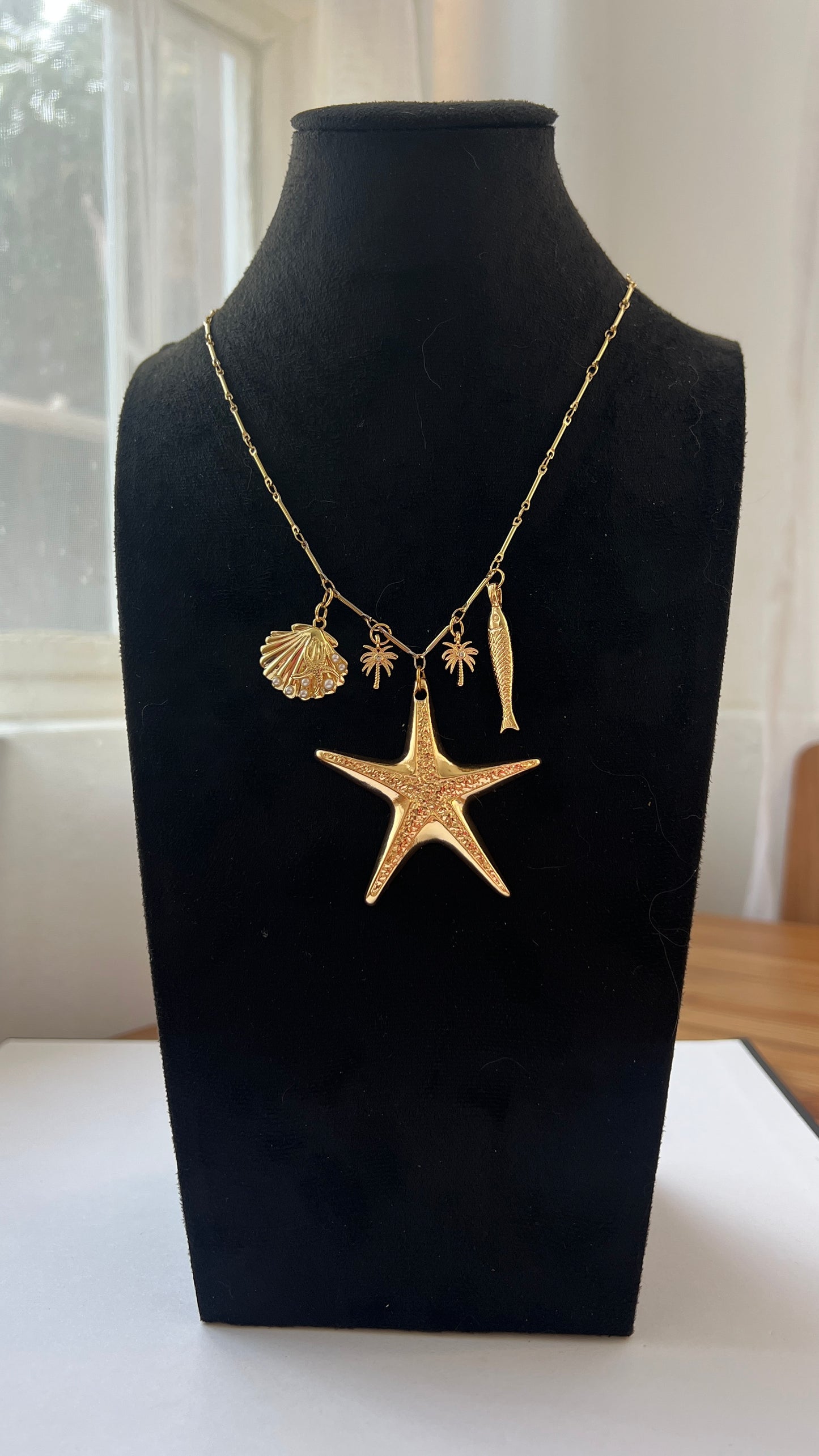Sea star & friends necklace
